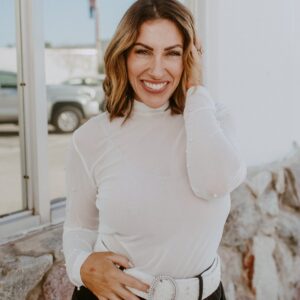 Soft Glow Pearl Top In White - Reg & Curvy