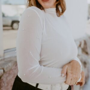 Alternative view of Soft Glow Pearl Top In White - Reg & Curvy